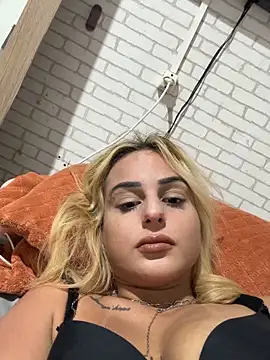 Snapshot of micasex chatting on 06.17.26 micasex online show from 06.17.26