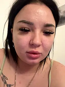 Snapshot of Alyasya chatting on 04.23.26 Alyasya online show from 04.23.26