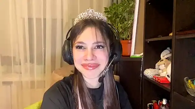 Snapshot of TuZezima chatting on 04.29.26 TuZezima online show from 04.29.26