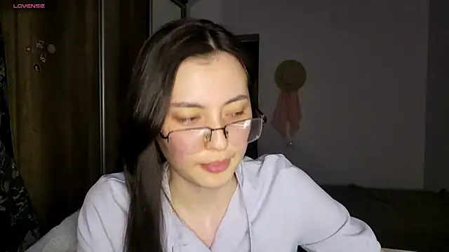 Snapshot of AshleyTropiano chatting on 06.03.26 AshleyTropiano online show from 06.03.26
