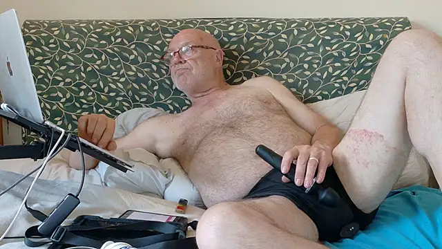 Snapshot of KinkCentral chatting on 06.24.26 KinkCentral online show from 06.24.26