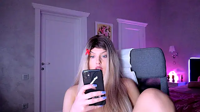 Snapshot of ChristieBlace chatting on 05.24.26 ChristieBlace online show from 05.24.26