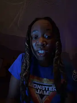 Nayomii28 online show from 04.27.26