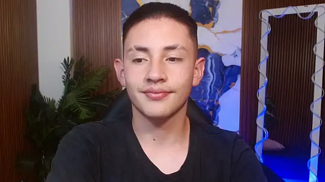 Snapshot of Andres_Tay chatting on 05.11.26 Andres Tay online show from 05.11.26