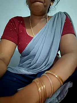 Snapshot of Tamil_Hot_HoneyBee chatting on 06.25.26 Tamil Hot HoneyBee online show from 06.25.26