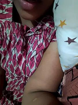 Snapshot of Tamil_Hot_HoneyBee chatting on 07.18.26 Tamil Hot HoneyBee online show from 07.18.26