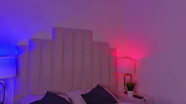 Snapshot of Ariadna24_ chatting on 05.04.26 Ariadna24 online show from 05.04.26