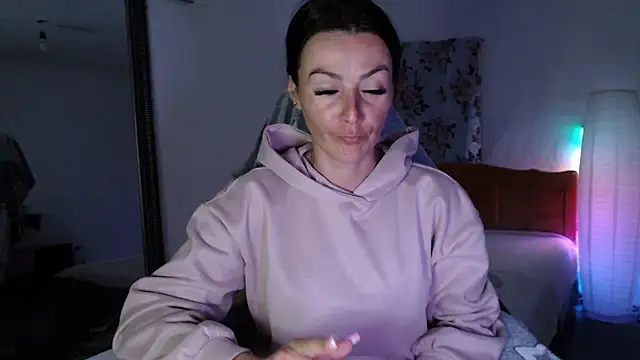 Snapshot of missydiorr10 chatting on 05.13.26 missydiorr10 online show from 05.13.26