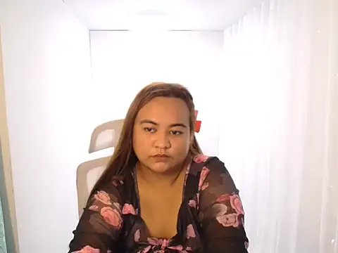 Snapshot of Czarinna chatting on 04.29.26 Czarinna online show from 04.29.26
