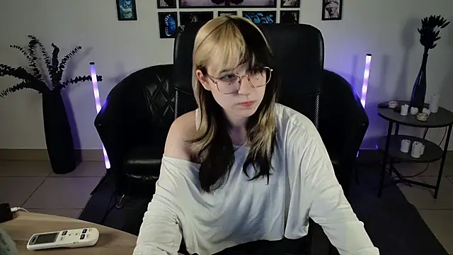 Snapshot of NyxCalderra chatting on 07.14.26 NyxCalderra online show from 07.14.26