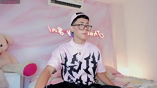 Iam Caami  online show from 06.24.26