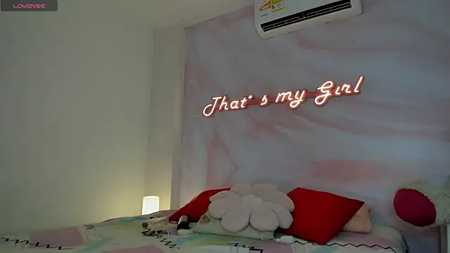 Iam Caami  online show from 07.16.26