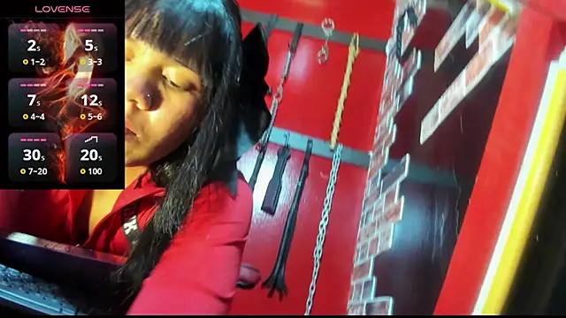 Snapshot of Dominatriz_Arlette chatting on 05.06.26 Dominatriz Arlette online show from 05.06.26