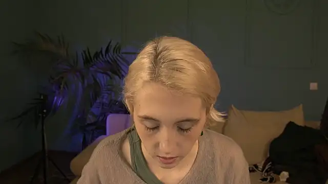 Elen Moore online show from 04.27.26