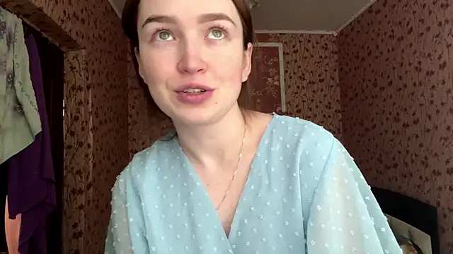 Snapshot of Chloooee chatting on 05.14.26 Chloooee online show from 05.14.26