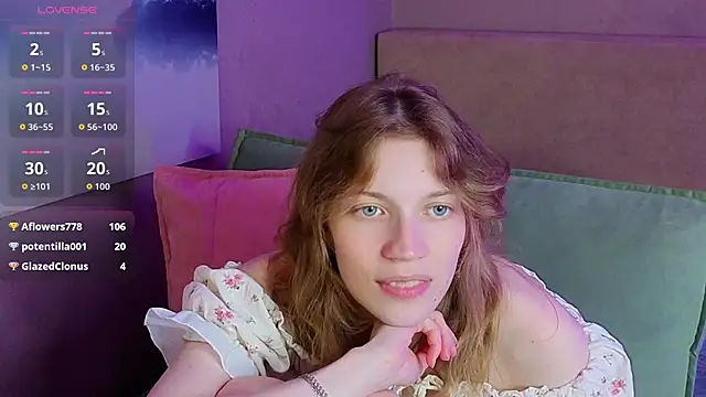 Snapshot of Emily_Cartex chatting on 06.18.26 Emily Cartex online show from 06.18.26