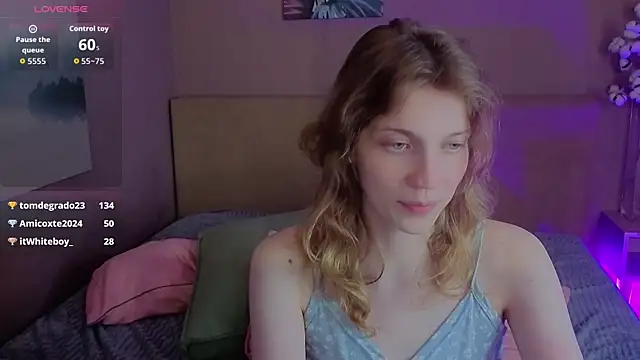 Snapshot of Emily_Cartex chatting on 07.28.26 Emily Cartex online show from 07.28.26