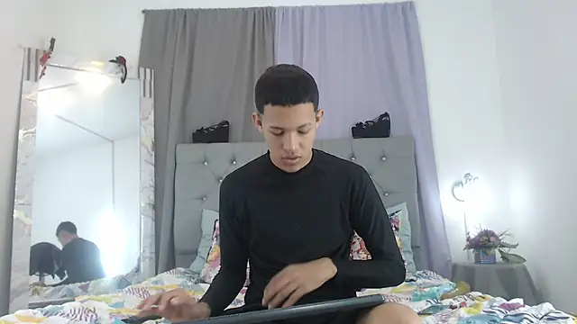 PhillipCox online show from 06.08.26