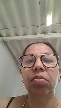 Snapshot of Ladymilf12 chatting on 06.21.26 Ladymilf12 online show from 06.21.26
