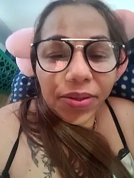 Snapshot of Ladymilf12 chatting on 07.06.26 Ladymilf12 online show from 07.06.26