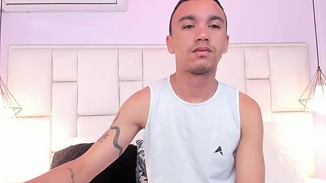 Snapshot of AndresSolorzano1 chatting on 06.05.26 AndresSolorzano1 online show from 06.05.26