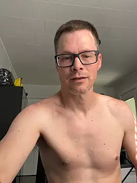 Snapshot of dadbod847364 chatting on 05.16.26 dadbod847364 online show from 05.16.26
