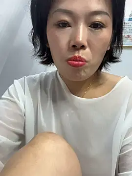 Snapshot of milkwine chatting on 06.12.26 milkwine online show from 06.12.26