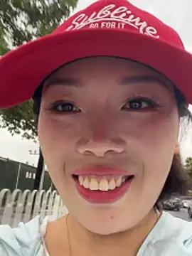 Snapshot of milkwine chatting on 06.18.26 milkwine online show from 06.18.26