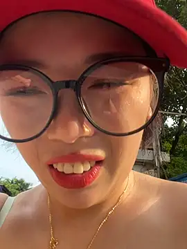 Snapshot of milkwine chatting on 06.24.26 milkwine online show from 06.24.26