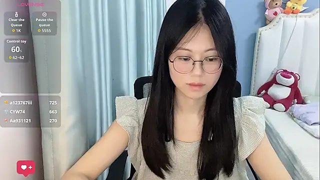 Snapshot of Luna-666 chatting on 05.17.26 Luna-666 online show from 05.17.26
