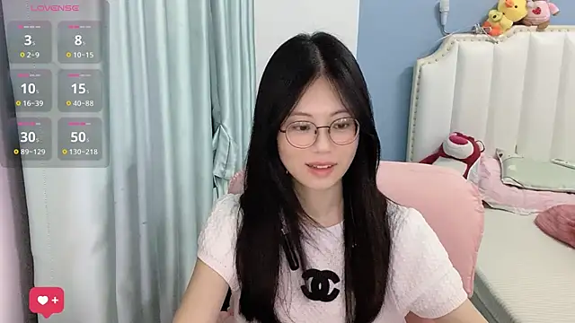 Snapshot of Luna-666 chatting on 06.26.26 Luna-666 online show from 06.26.26