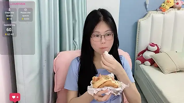Snapshot of Luna-666 chatting on 07.02.26 Luna-666 online show from 07.02.26