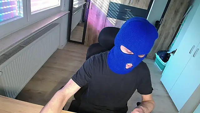 Snapshot of BadBoyMasked chatting on 04.27.26 BadBoyMasked online show from 04.27.26