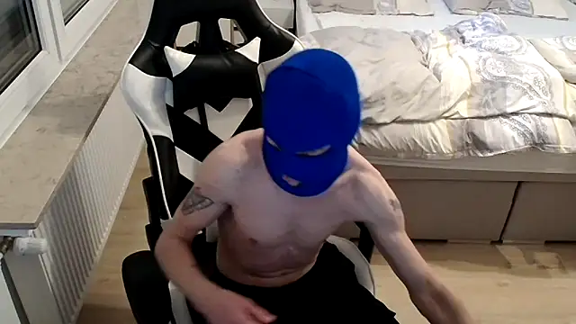 Snapshot of BadBoyMasked chatting on 04.28.26 BadBoyMasked online show from 04.28.26