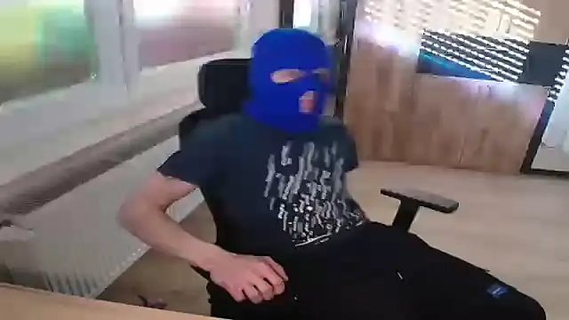 Snapshot of BadBoyMasked chatting on 04.29.26 BadBoyMasked online show from 04.29.26