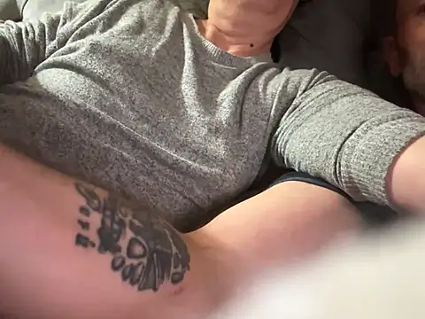 Snapshot of susitanito chatting on 03.04.25 susitanito online show from 03.04.25