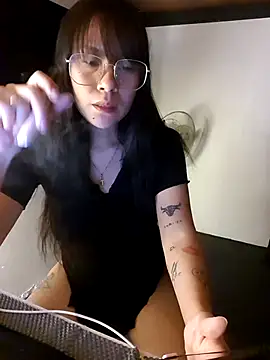 Snapshot of Bad_bish21 chatting on 06.28.26 Bad bish21 online show from 06.28.26