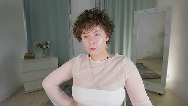 Snapshot of MelittaStorrie chatting on 07.18.26 MelittaStorrie online show from 07.18.26