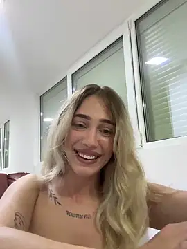 Snapshot of ZenyShy chatting on 05.19.26 ZenyShy online show from 05.19.26