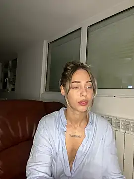 Snapshot of ZenyShy chatting on 06.20.26 ZenyShy online show from 06.20.26