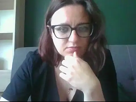 Snapshot of sensual_paris chatting on 05.20.26 sensual paris online show from 05.20.26