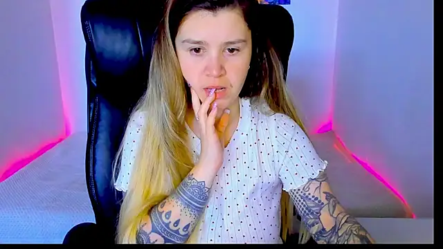 Snapshot of Natali_Secret chatting on 05.09.26 Natali Secret online show from 05.09.26