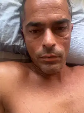 Snapshot of Riccardo86xx chatting on 06.25.26 Riccardo86xx online show from 06.25.26