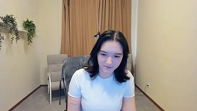 Snapshot of MaudGammel chatting on 04.30.26 MaudGammel online show from 04.30.26
