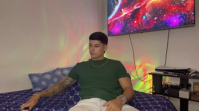 Snapshot of SexxxySquirterStev777 chatting on 06.26.26 SexxxySquirterStev777 online show from 06.26.26