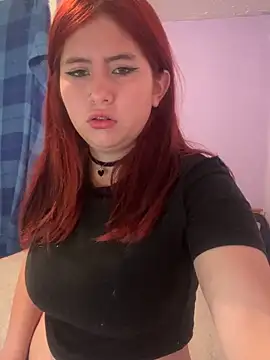 Snapshot of Caro_redd chatting on 05.22.26 Caro redd online show from 05.22.26