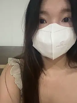 Snapshot of Ni_Tran chatting on 05.04.26 Ni Tran online show from 05.04.26