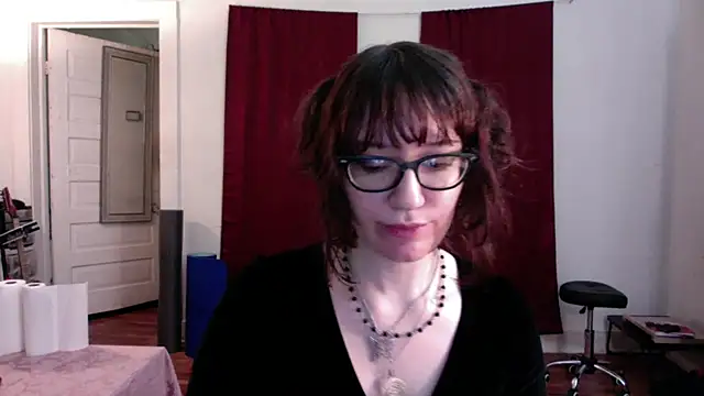 Snapshot of AnnywnBelle chatting on 05.08.26 AnnywnBelle online show from 05.08.26