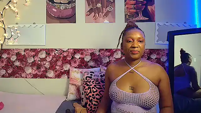 Snapshot of EnchantingLisa chatting on 05.21.26 EnchantingLisa online show from 05.21.26