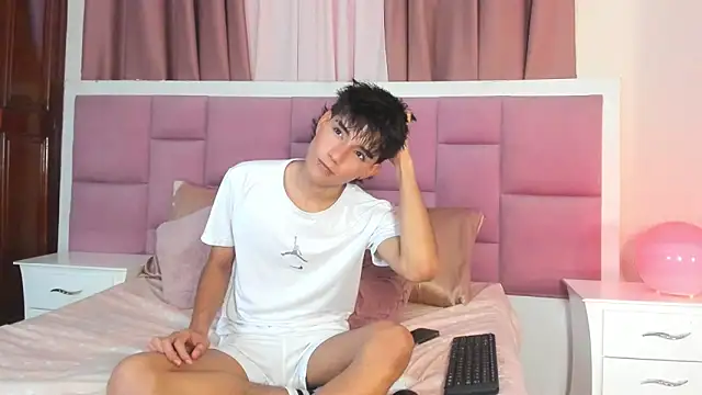 christopher robin4 online show from 04.29.26